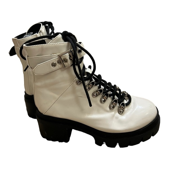 Jeffrey Campbell Czech Combat White Ankle Boots, Size 6 Lug Sole Platform - Picture 5 of 15